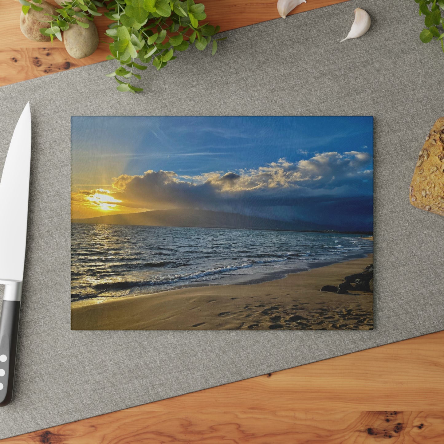 “Tide Sketch” – Glass Cutting Board A shoreline memory from Kaipukaihina Beach, Maui.